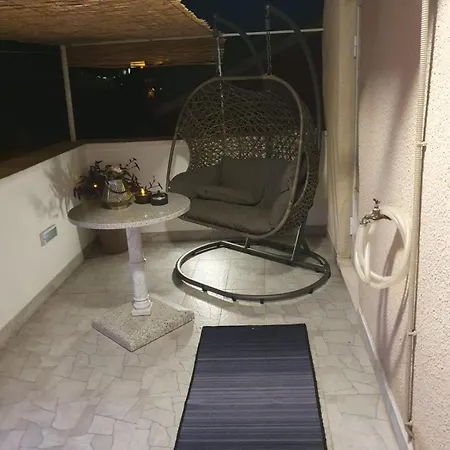 Rose- Center&parking * Szybenik