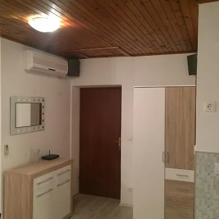 Διαμέρισμα Rose- Center&parking Σίμπενικ