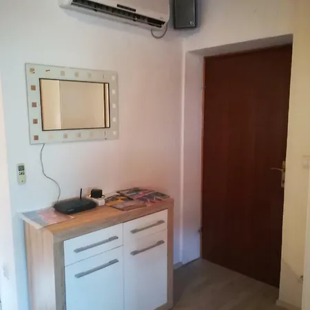 Rose- Center&parking *