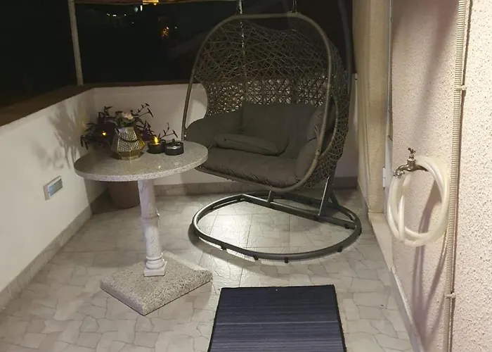 Rose- Center&parking * Szybenik