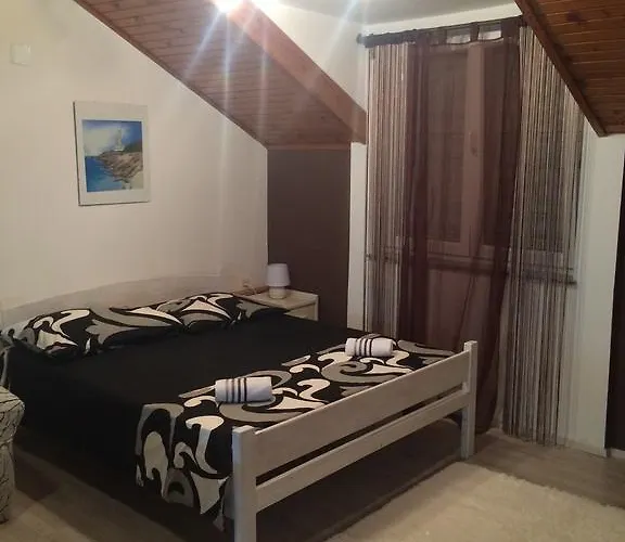 Rose- Center&parking Šibenik