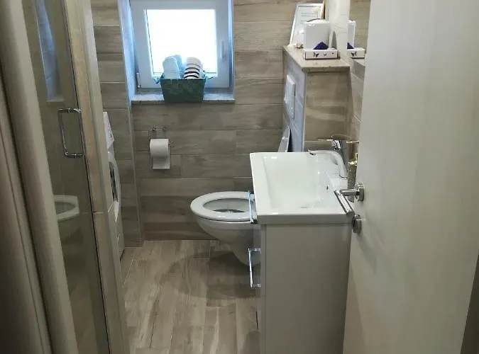 Rose- Center&parking Szybenik